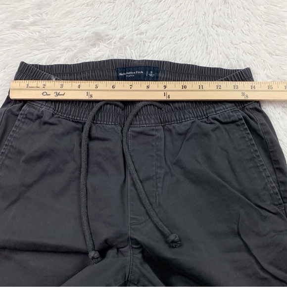 Abercrombie and Fitch men chino joggers pants elastic waist in black - Picture 7 of 10